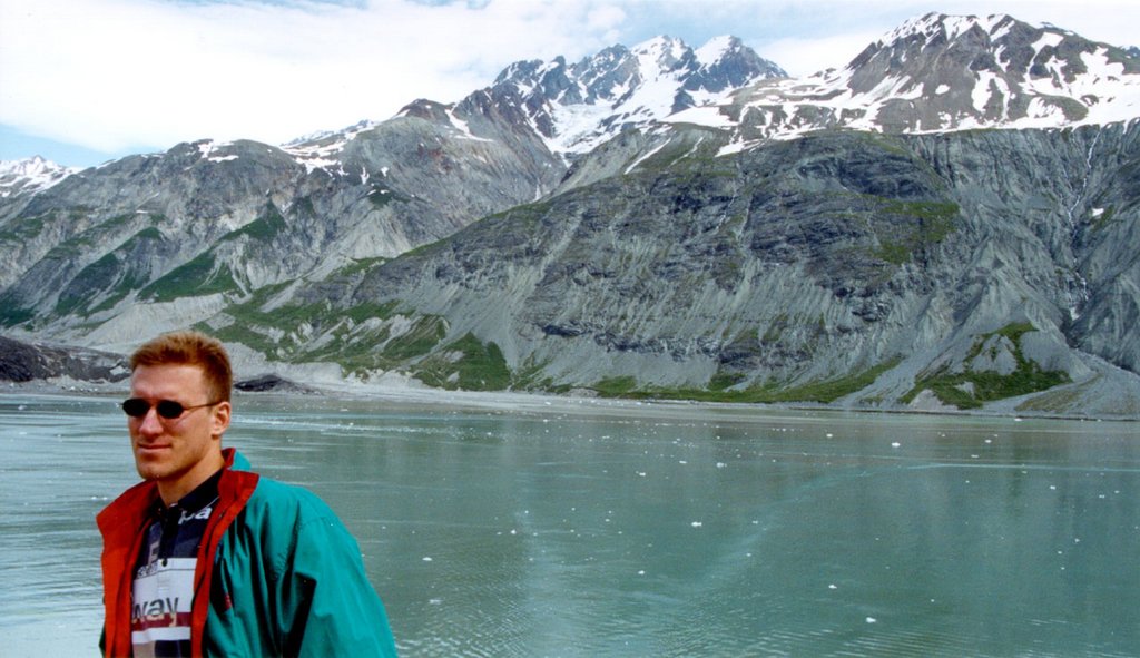 2000/Best/1024x768_2000-07-Travis-On-Deck-At-Glacier-Bay.jpg