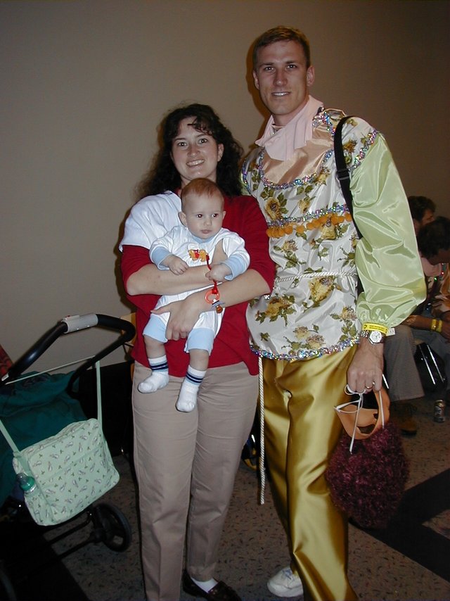 2000/Best/640x480_2000-03-04-MG-Staging-Suzi-Chance-Travis-3.jpg