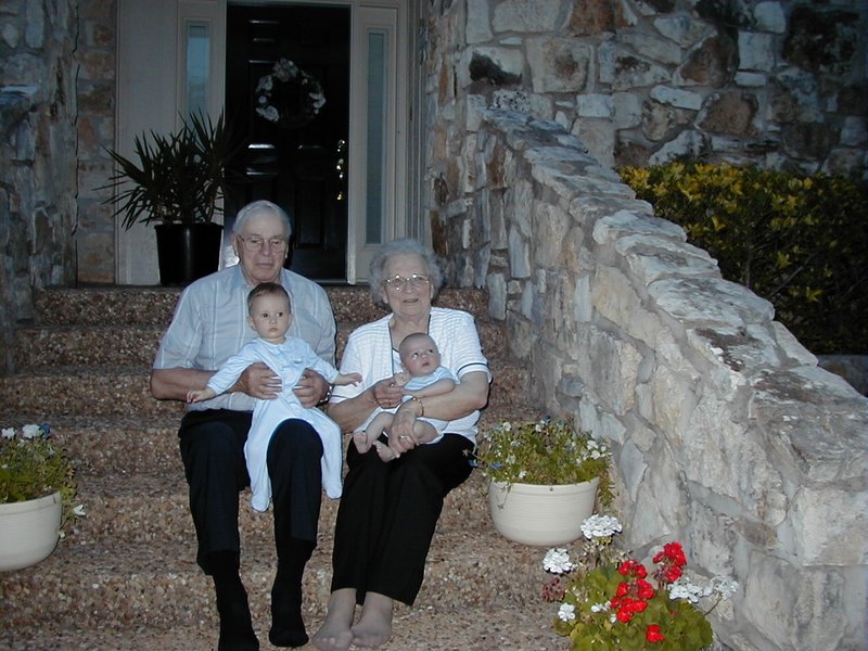 2000/Best/800x600_2000-04-27-Post-Easter-Melvin-Mary-Chance-Vale-15.jpg