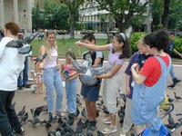 2000-12-27-Argentina-08-Mark-Adriana-Lucila-Lio-Marinela-Chance-Suzi-pigeons-Capital-Square.JPG