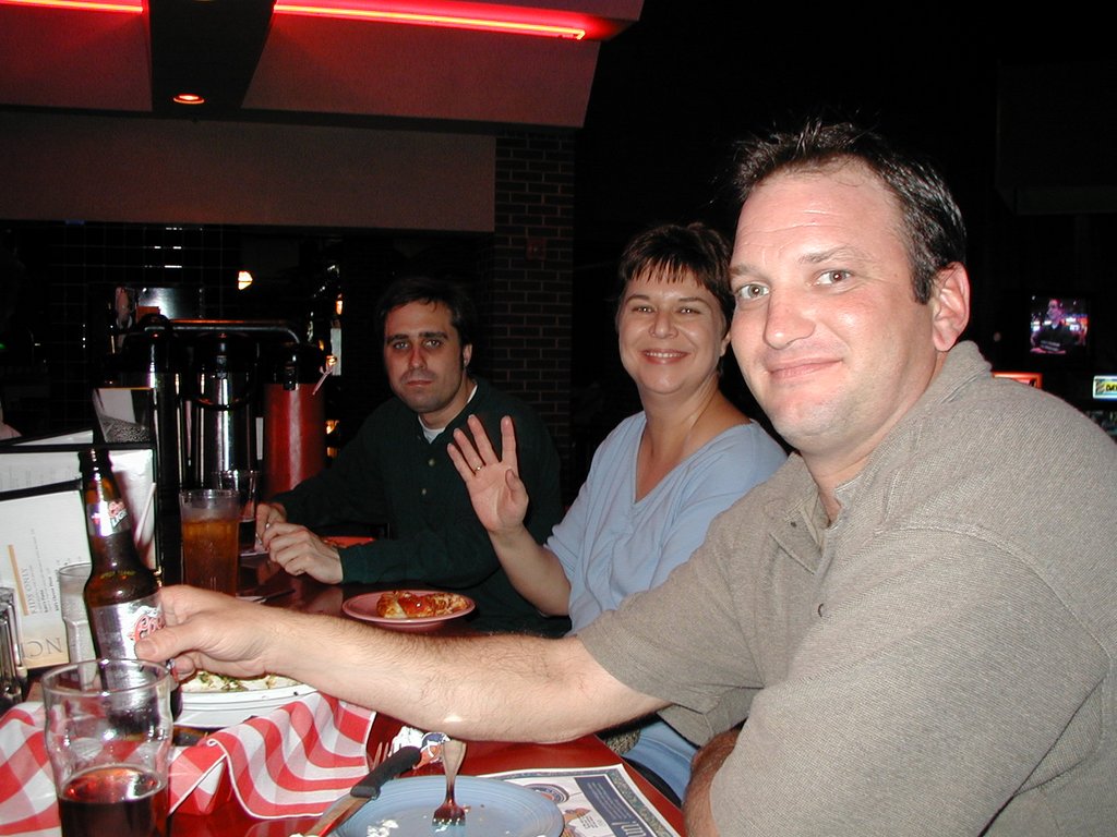 2001/02(February)/Misc/1024x768_2001-02-23-Nowdocs-Dave-N-Busters-1-Eric-Lisa-Devann.jpg