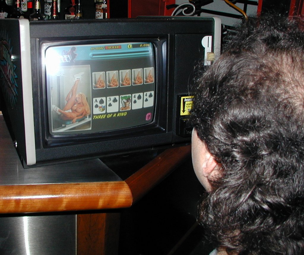 2001-02-24-PNO-6-Jim-strip-poker.jpg