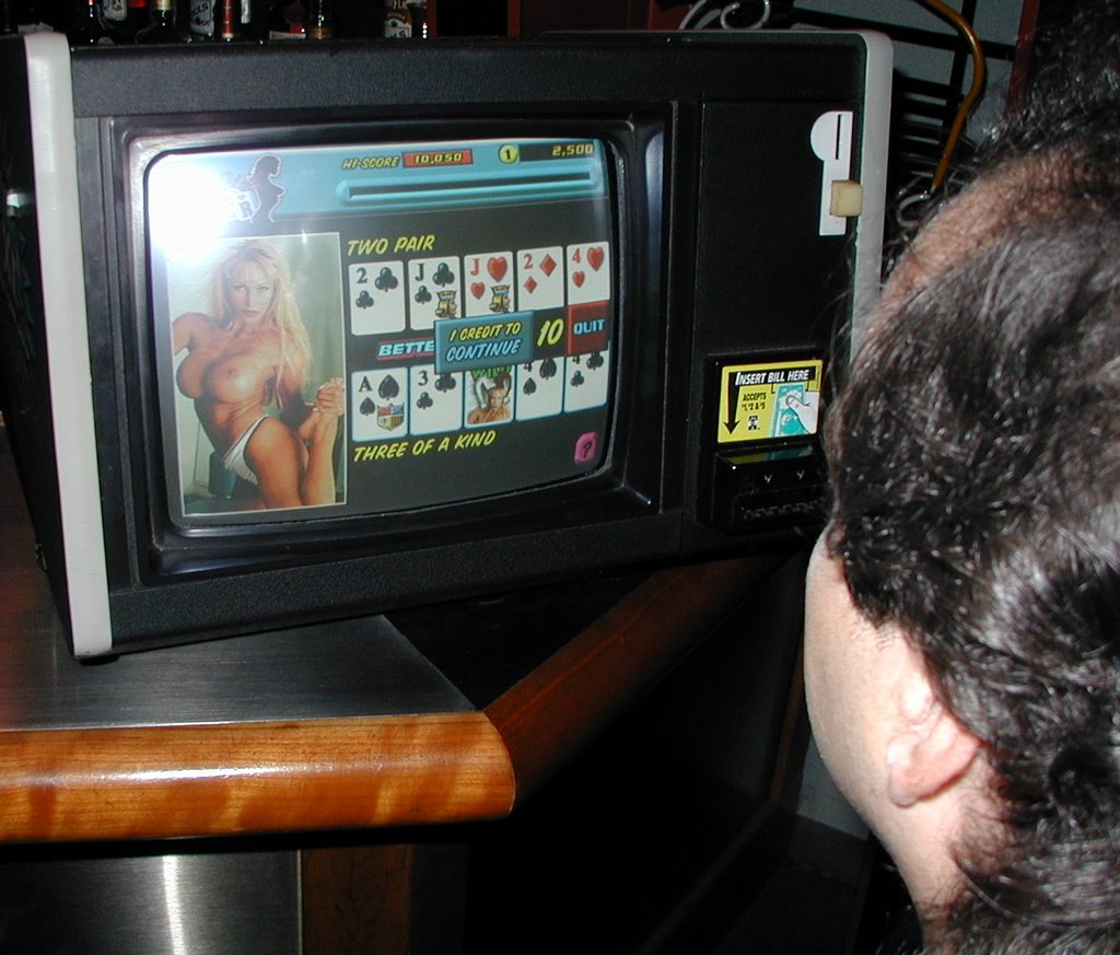 2001-02-24-PNO-7-Jim-strip-poker.jpg