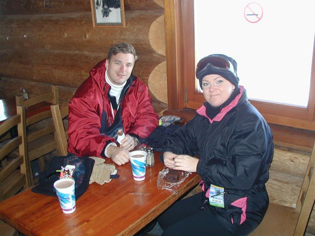 2001-02-15-Whistler-2-Justin-Katie-in-lodge.JPG