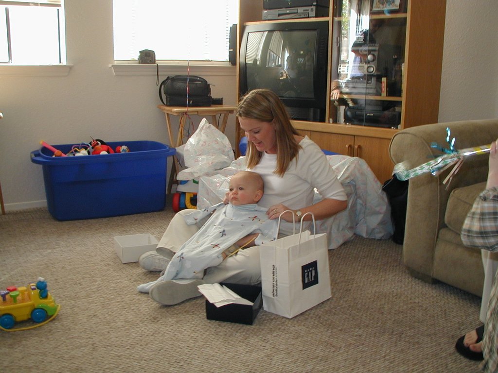 2001-03-04-Vale-1st-Bday-17-Vale-Katie-presents.jpg