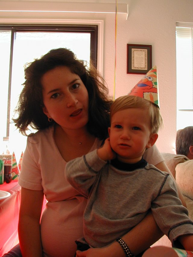 2001/03(March)/Vale-1st-Bday/640x480_2001-03-04-Vale-1st-Bday-05-Suzi-Chance.jpg