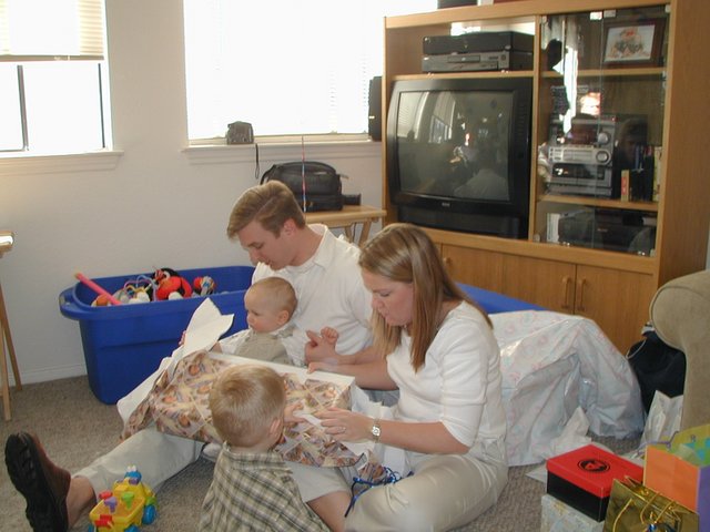 2001-03-04-Vale-1st-Bday-20-Vale-Katie-Justin-presents.jpg