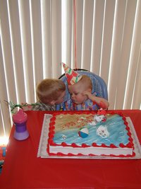 2001-03-04-Vale-1st-Bday-11-Vale-cake.jpg