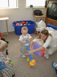 2001-03-04-Vale-1st-Bday-19-Vale-Katie-duck.jpg