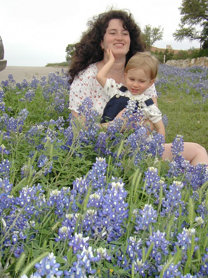 2001/04(April)/BlueBonnets/800x600_2001-04-07-BlueBonnets-24-Chance-Suzi.jpg