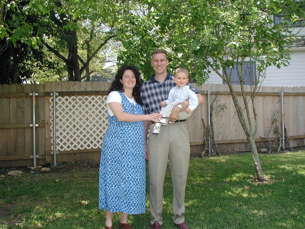 2001/04(April)/Easter/2001-04-15-Easter-01-Chance-Suzi-Travis.jpg