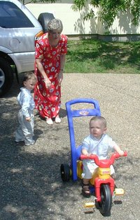2001-04-15-Easter-02-Chance-Vale-Gail.jpg