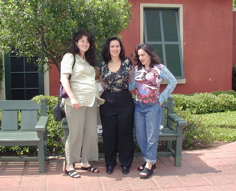2001-04-14-1-Suzi-Chance-Chris-Kris.jpg