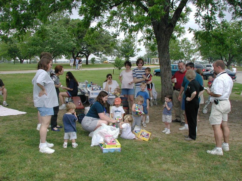 2001-04-21-05-McKenzie-Bday-group.jpg