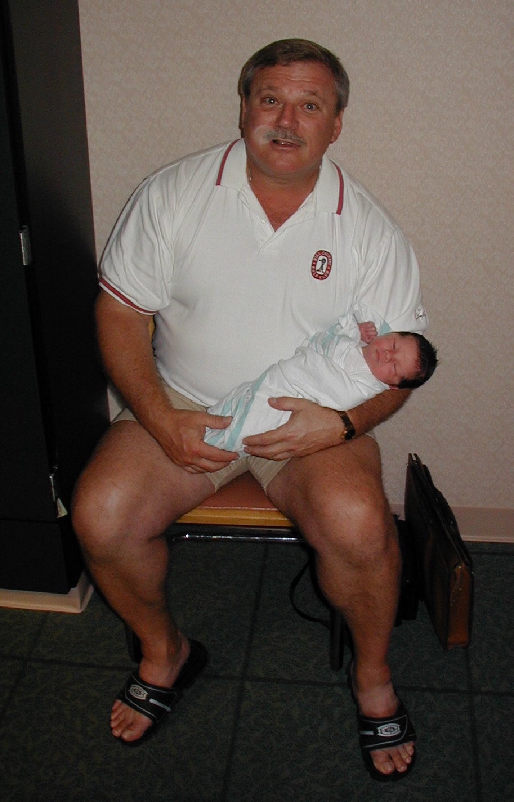 2001/05(May)/Dax/1024x768_2001-05-08-02-Dax-GrandpaJim.JPG