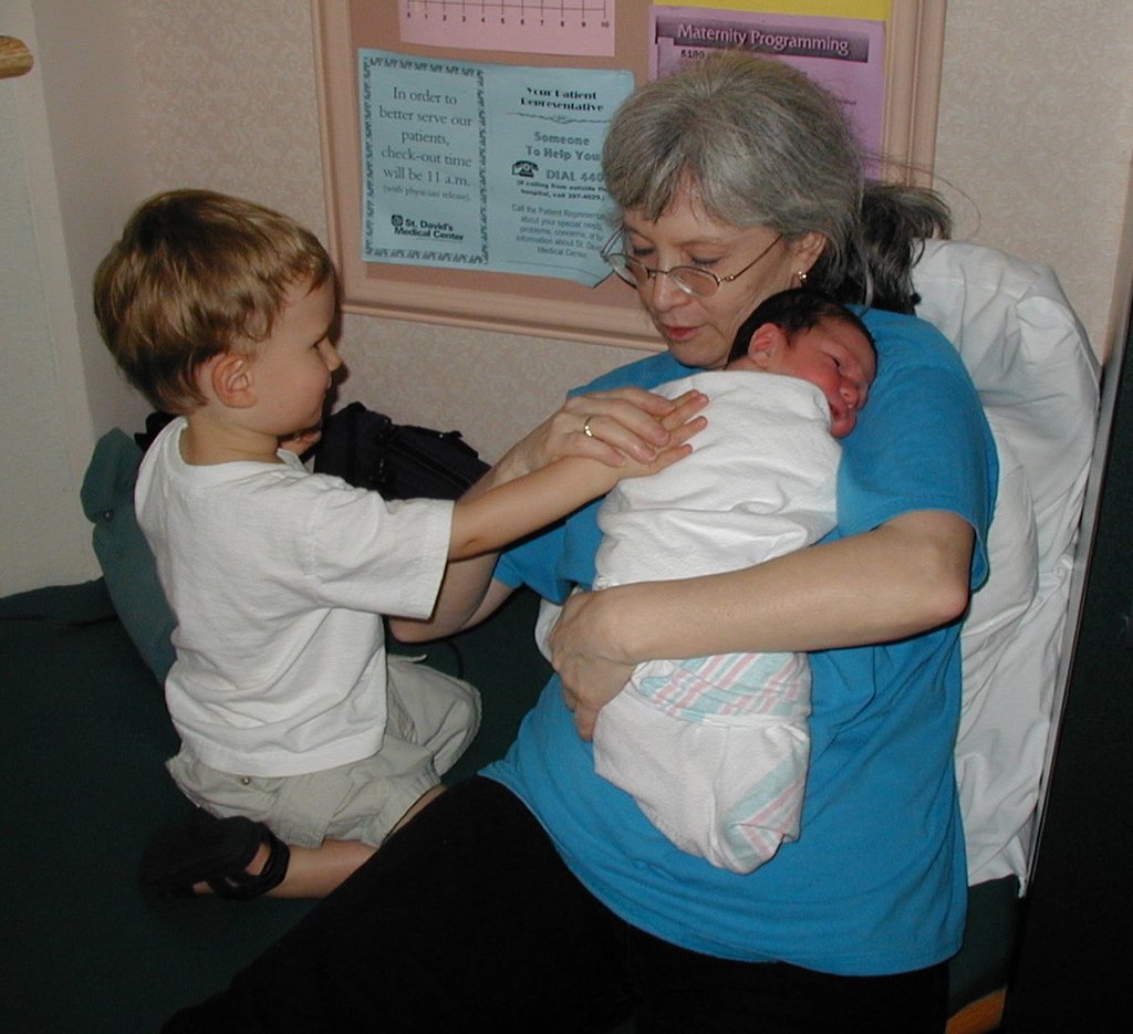 2001-05-08-16-Chance-Dax-Susana.jpg