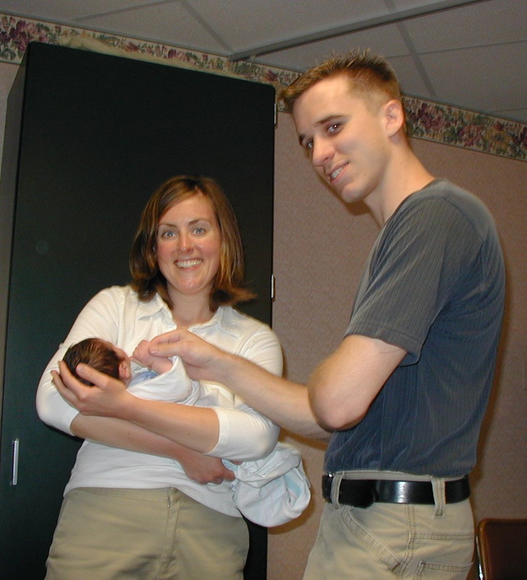 2001/05(May)/Dax/1024x768_2001-05-09-05-Heather-Dax-Josh.jpg