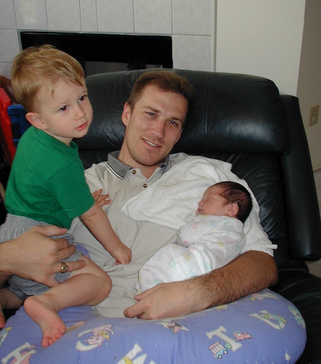 2001/05(May)/Dax/1024x768_2001-05-13-1-Chance-Dax-Travis.jpg