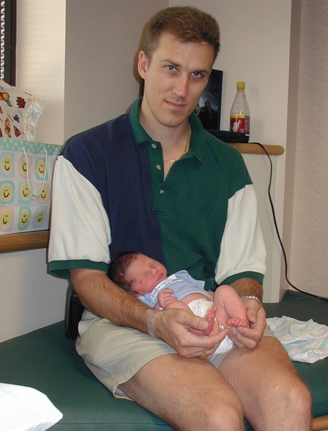 2001-05-09-14-Travis-Dax.jpg