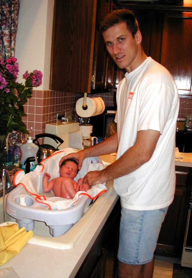 2001-05-12--10-Dax-FirstBath.jpg