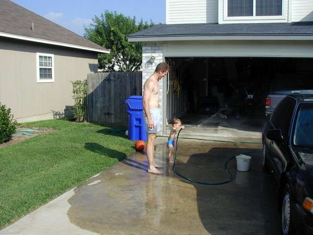 2001/05(May)/Misc/2001-05-20-3-Chance-Travis-carwash.jpg