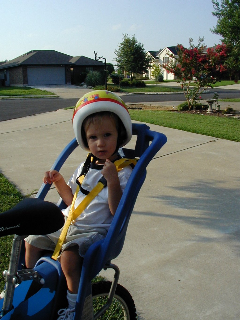 2001-06-25-Chance-on-Bike-seat.jpg.JPG