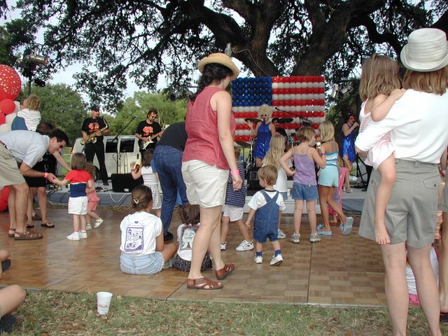 2001-07-03-05-Lost-Creek-CC-Party-Chance-Suzi-dancing.jpg