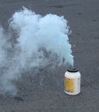 2001-07-04-06-fireworks-smokebomb.jpg
