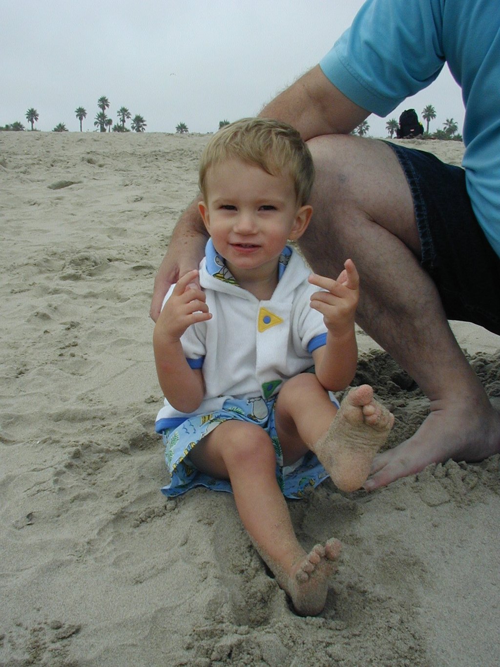 2001/07(July)/Misc/1024x768_2001-07-28-Chance-beach.JPG