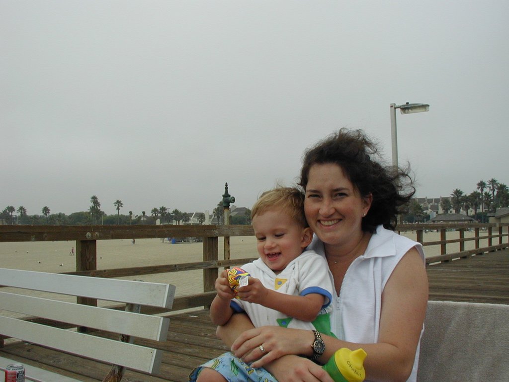 2001/07(July)/Misc/1024x768_2001-07-28-Suzi-Chance-pier4.JPG