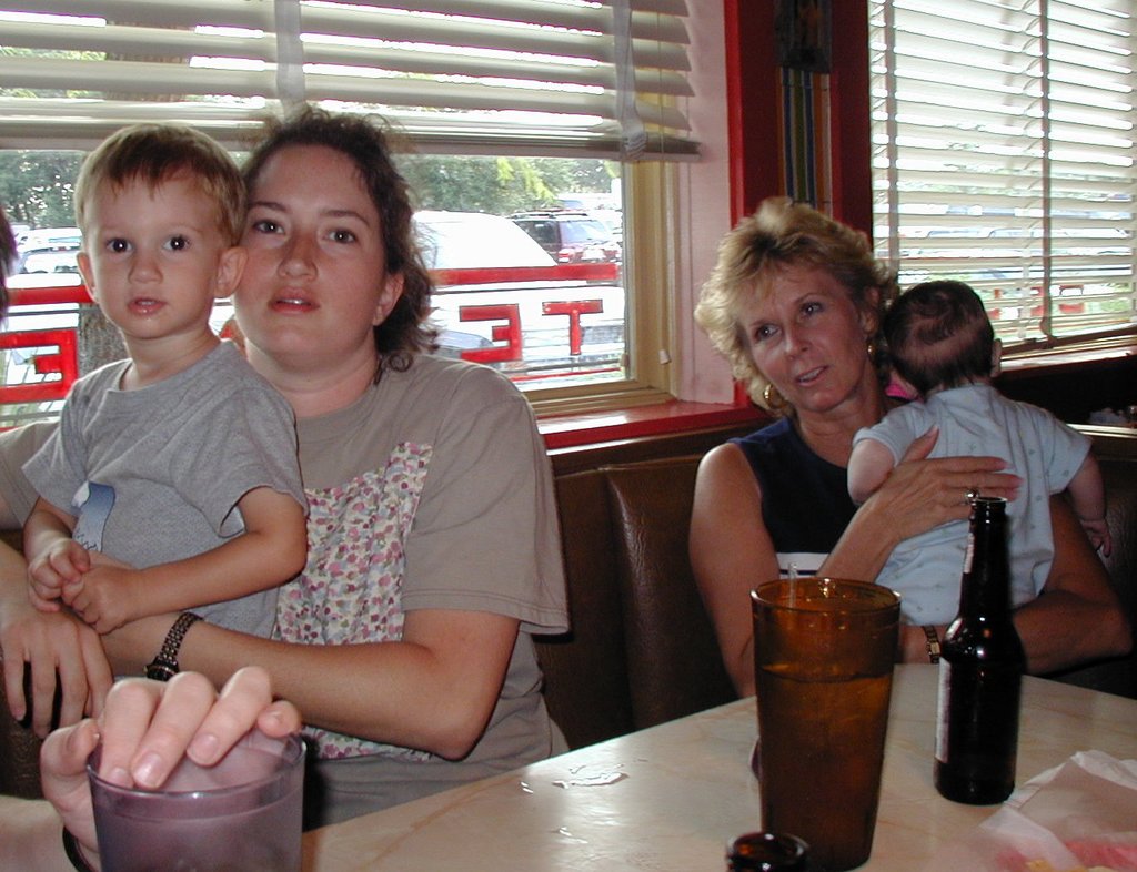 2001-08-07-Dinner-with-Troy-Chance-Suzi-Janeen-Dax-1.jpg