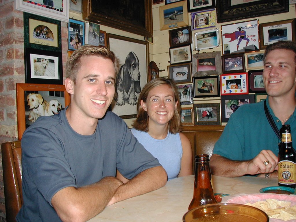 2001/08(August)/Misc/1024x768_2001-08-07-Dinner-with-Troy-Josh-Heather-Travis-4.jpg