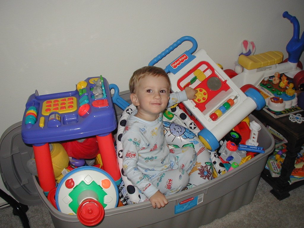 2001-08-18-Chance-in-toybox-2.jpg