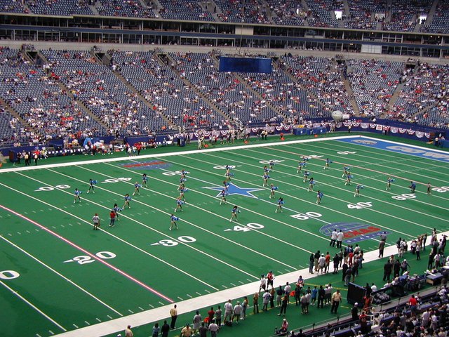 2001-09-09-Cowboys-vs-Buccaneers-07-cheerleaders.JPG
