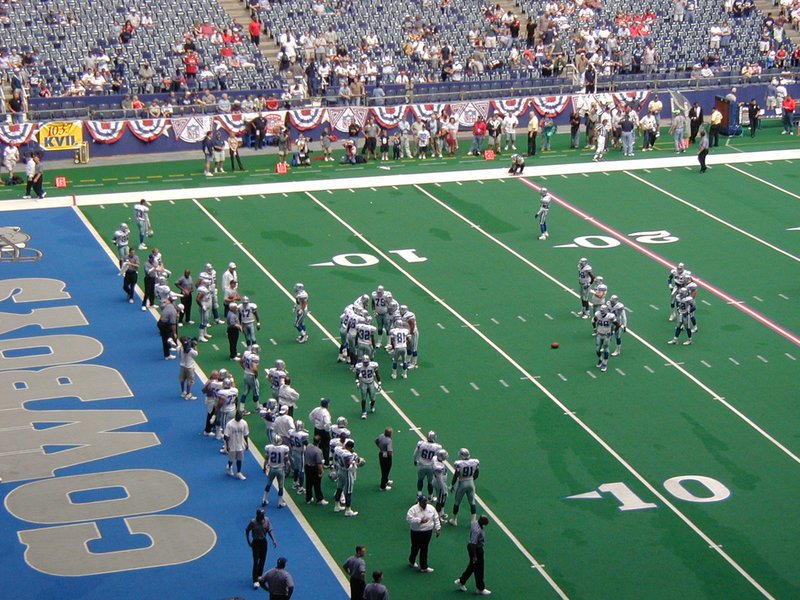 2001-09-09-Cowboys-vs-Buccaneers-05-warmup.JPG