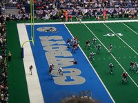 2001-09-09-Cowboys-vs-Buccaneers-16-throwing-it-away.JPG