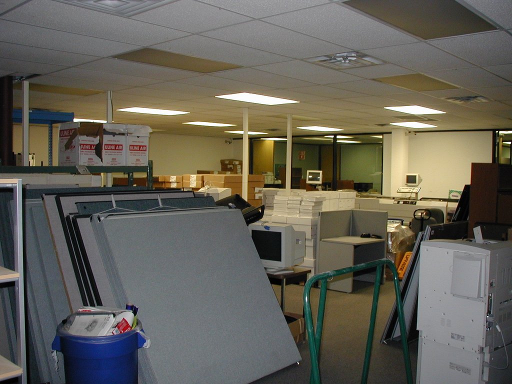 2001/09(September)/Misc/1024x768_2001-09-03-NowDocs-Labor-Day-move-from-Broadwing-3-old-print-room.jpg