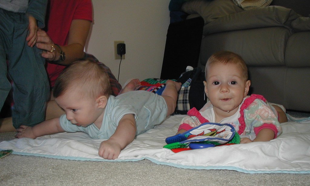 2001-09-25-Garza-visit-07-Dax-Eliana.JPG