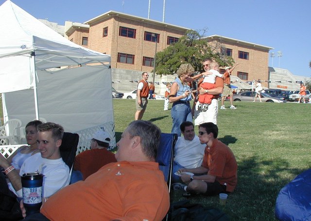 2001/09(September)/Misc/640x480_2001-09-29-Texas-Tailgaters-TxTech-6-Heather-Josh-Jim-Janeen-Vale-Justin.JPG