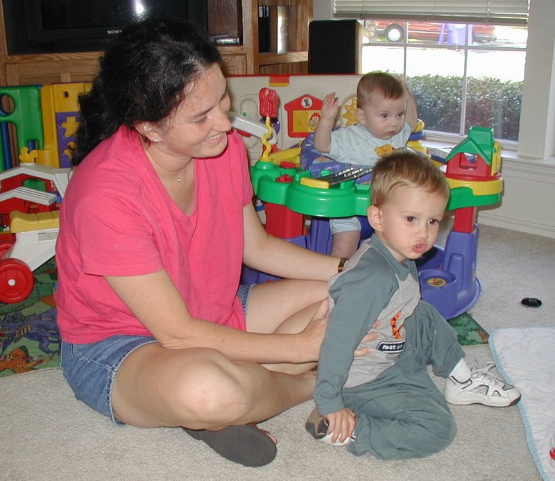 2001/09(September)/Misc/800x600_2001-09-25-Garza-visit-03-Suzi-Chance-Dax.JPG