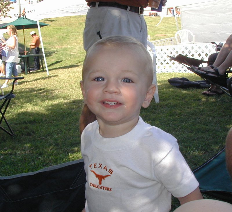 2001/09(September)/Misc/800x600_2001-09-29-Texas-Tailgaters-TxTech-4-Vale.JPG