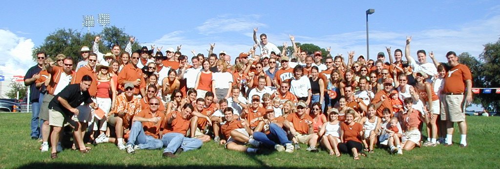 2001/09(September)/TexasTailgaters/1024x768_2001-09-01-TexasTailgaters-Longhorns-vs-NMSU-Aggies-4-group.JPG