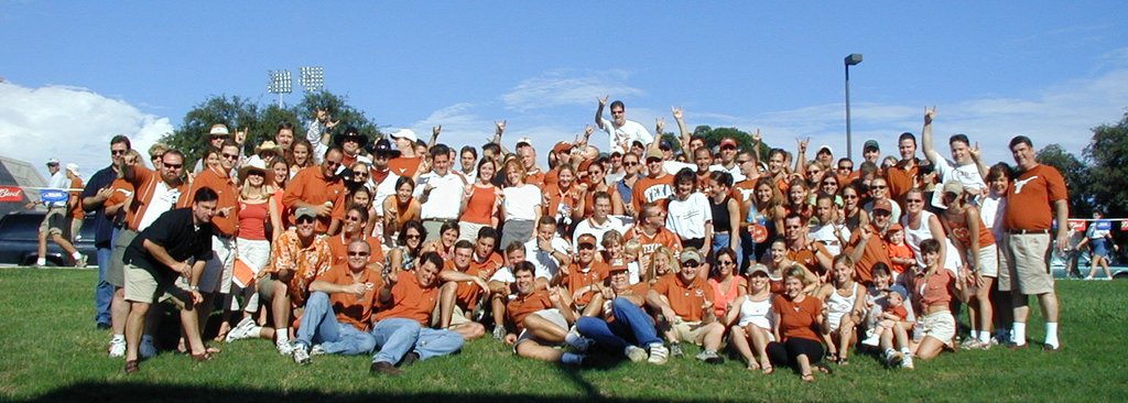 2001/09(September)/TexasTailgaters/1024x768_2001-09-01-TexasTailgaters-Longhorns-vs-NMSU-Aggies-5-group.JPG