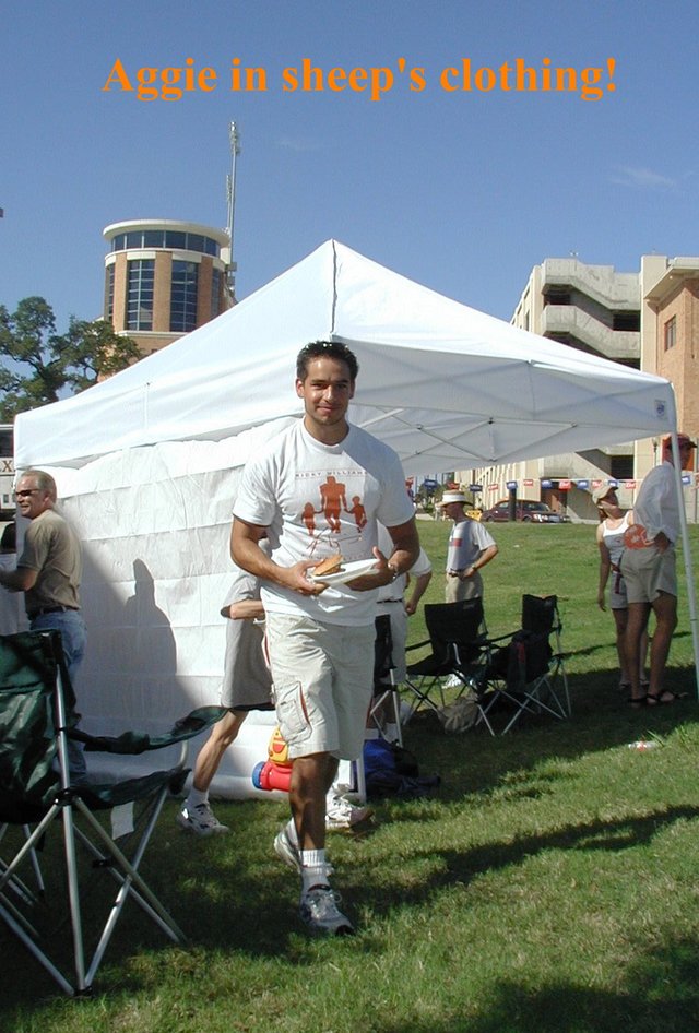 2001-09-01-TexasTailgaters-Longhorns-vs-NMSU-Aggies-2-Mike-Guerrero-wearing-burnt-orange.JPG