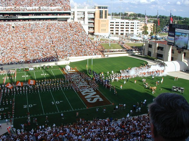 2001/09(September)/TexasTailgaters/640x480_2001-09-01-TexasTailgaters-Longhorns-vs-NMSU-Aggies-9.JPG