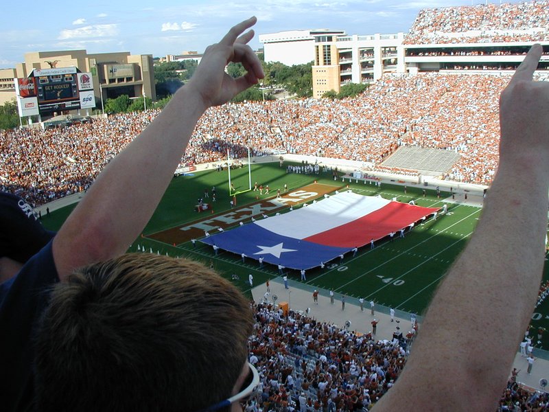 2001/09(September)/TexasTailgaters/800x600_2001-09-01-TexasTailgaters-Longhorns-vs-NMSU-Aggies-7.JPG