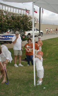 2001-09-08-Texas-Tailgate-Vale-Golfing-2.JPG