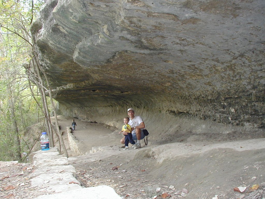 2001-10-26-Camping-McKinney-Falls-20-Chance-Aaron-Travis-Rock-overhang.JPG