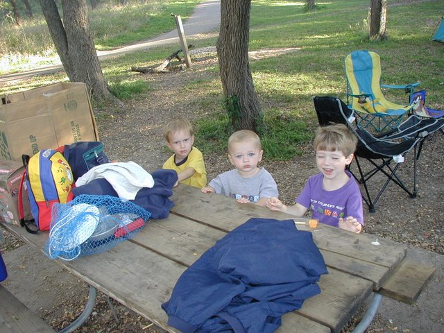 2001-10-25-Camping-McKinney-Falls-2-Vale-Chance-Aaron.JPG
