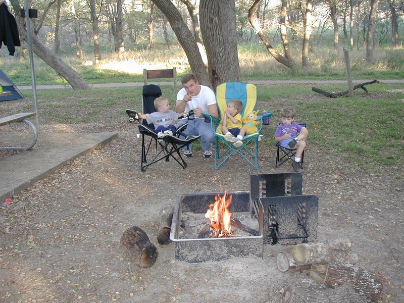 2001/10(October)/Camping-McKinney-Falls/800x600_2001-10-25-Camping-McKinney-Falls-4-Vale-Chance-Justin-Aaron.JPG